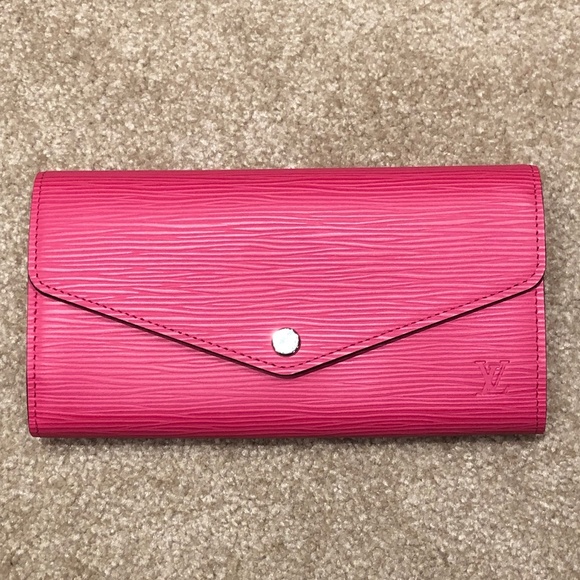 LOUIS VUITTON Wallet - Picture 1 of 13